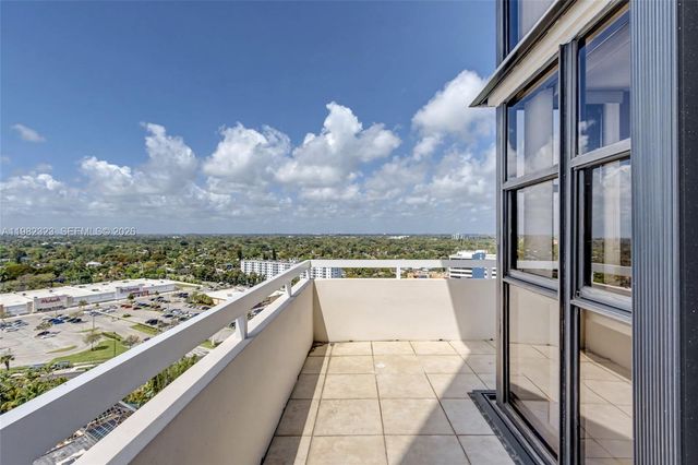 2000 Towerside Ter PH11, Miami, FL 33138