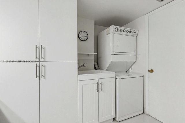 2000 Towerside Ter PH11, Miami, FL 33138