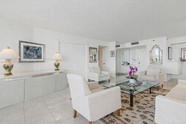 2000 Towerside Ter PH11, Miami, FL 33138