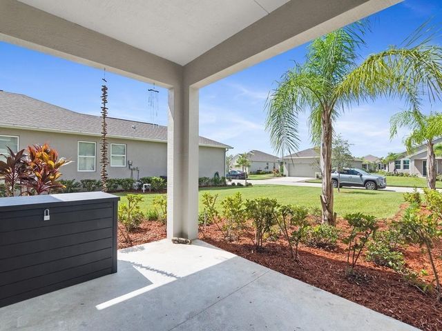 1490 Carriage Court, Vero Beach, FL 32966