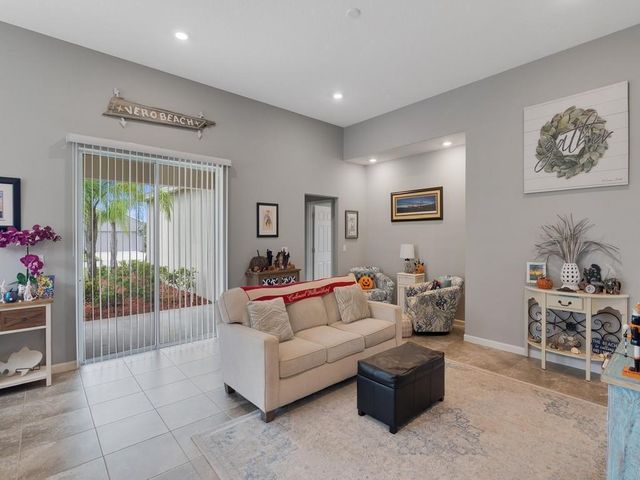 1490 Carriage Court, Vero Beach, FL 32966