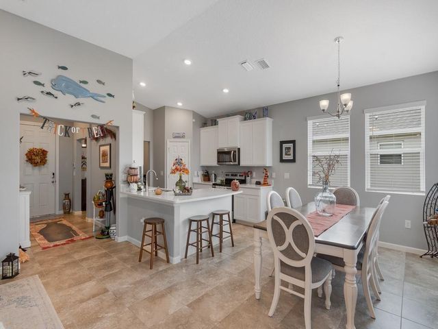 1490 Carriage Court, Vero Beach, FL 32966