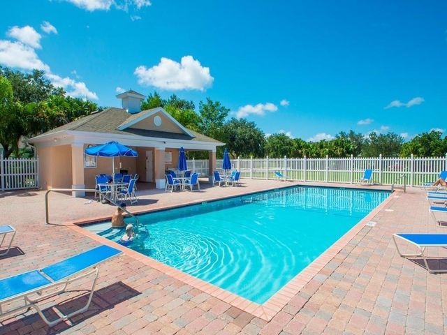 1490 Carriage Court, Vero Beach, FL 32966