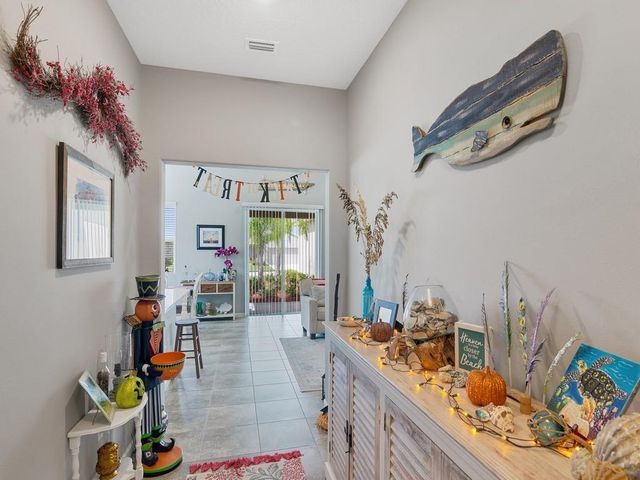 1490 Carriage Court, Vero Beach, FL 32966