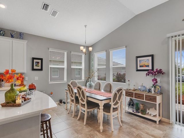 1490 Carriage Court, Vero Beach, FL 32966