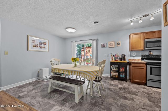 1157 Old 30 Road, Maysville, NC 28555