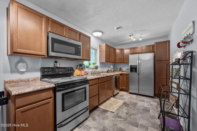 1157 Old 30 Road, Maysville, NC 28555
