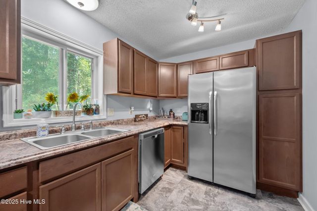 1157 Old 30 Road, Maysville, NC 28555