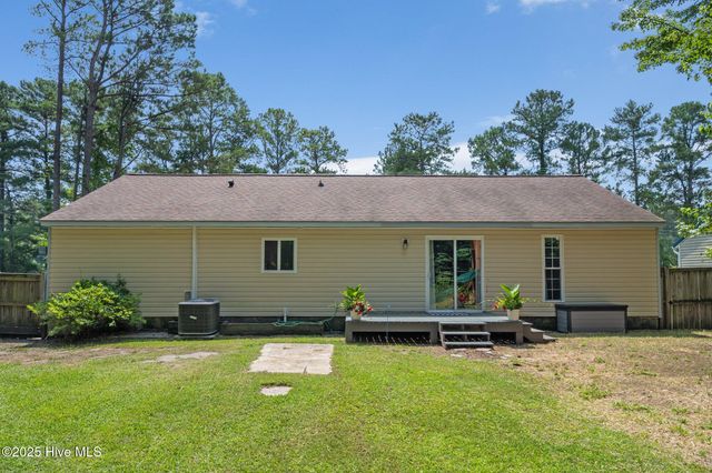 1157 Old 30 Road, Maysville, NC 28555