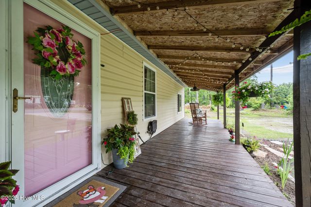 1157 Old 30 Road, Maysville, NC 28555