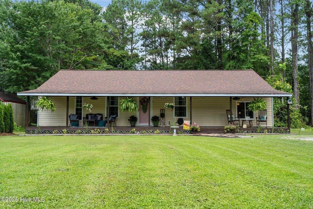 1157 Old 30 Road, Maysville, NC 28555