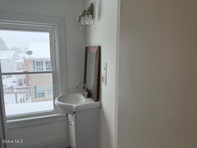 42 Warsaw Avenue, Mechanicville, NY 12118