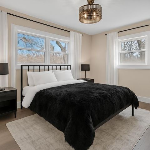 1952 Hayes Leonard Road, Valparaiso, IN 46385