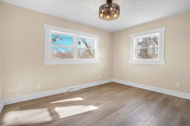 1952 Hayes Leonard Road, Valparaiso, IN 46385