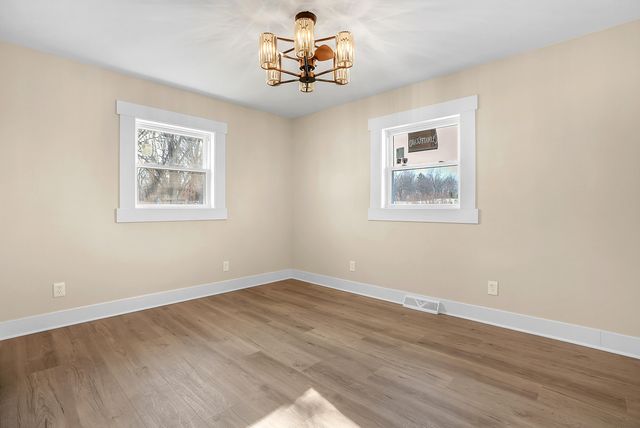 1952 Hayes Leonard Road, Valparaiso, IN 46385