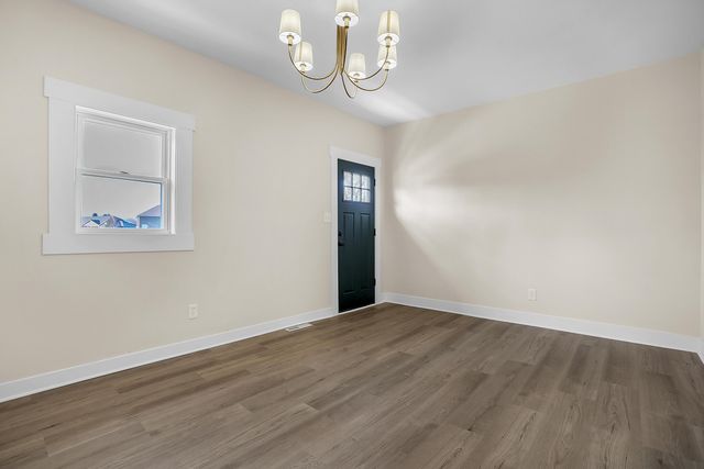 1952 Hayes Leonard Road, Valparaiso, IN 46385