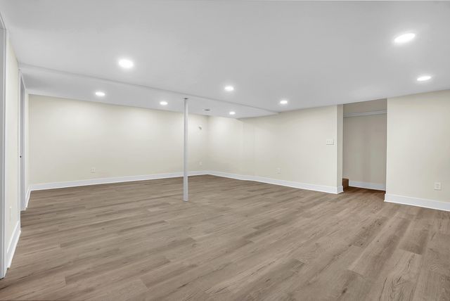 1952 Hayes Leonard Road, Valparaiso, IN 46385