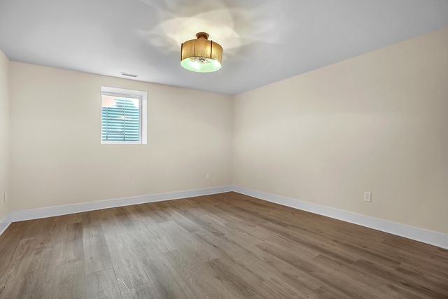 1952 Hayes Leonard Road, Valparaiso, IN 46385