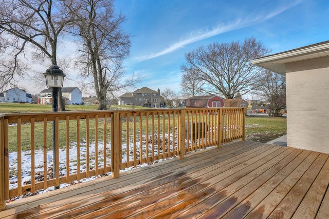 1952 Hayes Leonard Road, Valparaiso, IN 46385