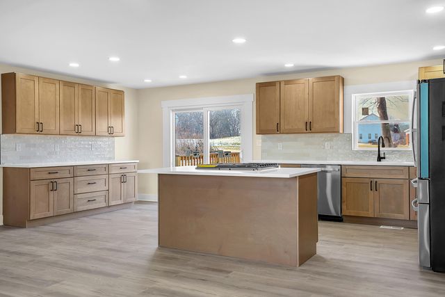 1952 Hayes Leonard Road, Valparaiso, IN 46385