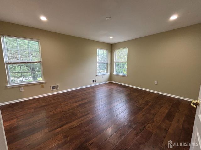 107 Amy Drive, North Brunswick, NJ 08902