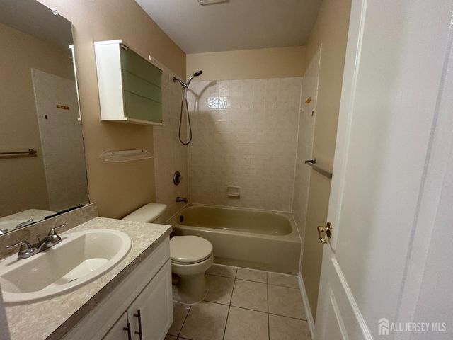 107 Amy Drive, North Brunswick, NJ 08902