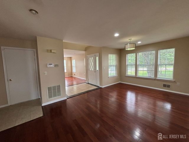 107 Amy Drive, North Brunswick, NJ 08902