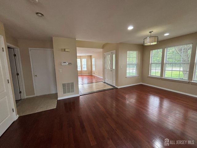 107 Amy Drive, North Brunswick, NJ 08902