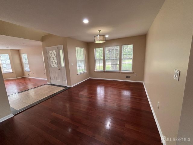 107 Amy Drive, North Brunswick, NJ 08902