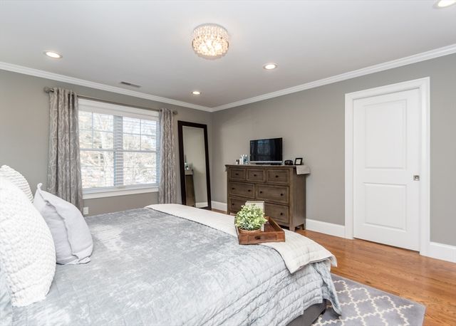 22 Grove Street 2, Waltham, MA 02453