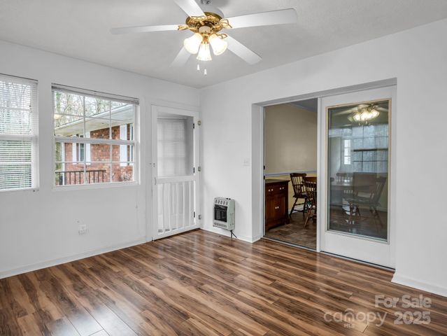 136 Old Tanglewood Trail, Hendersonville, NC 28739