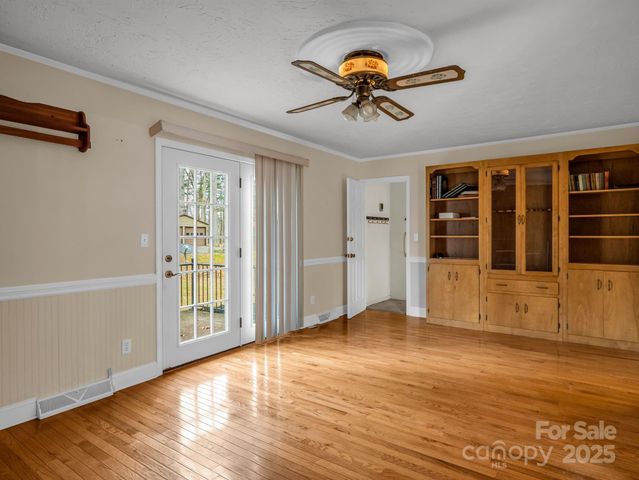 136 Old Tanglewood Trail, Hendersonville, NC 28739