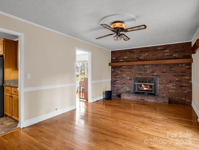 136 Old Tanglewood Trail, Hendersonville, NC 28739