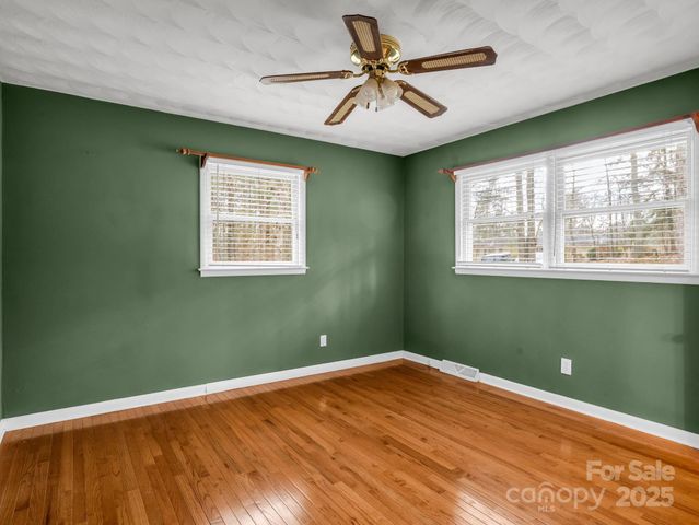 136 Old Tanglewood Trail, Hendersonville, NC 28739