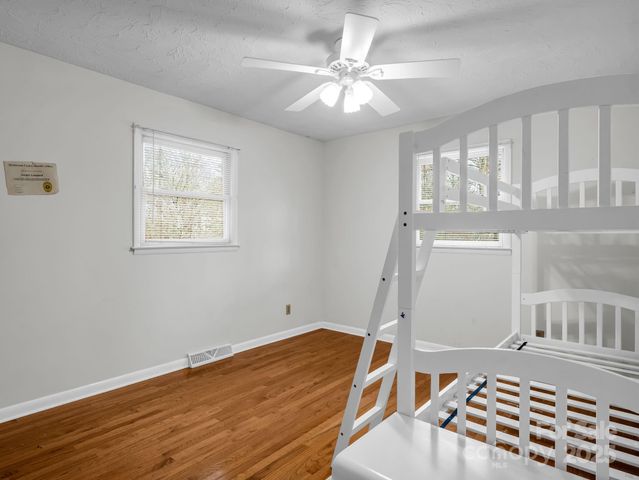 136 Old Tanglewood Trail, Hendersonville, NC 28739