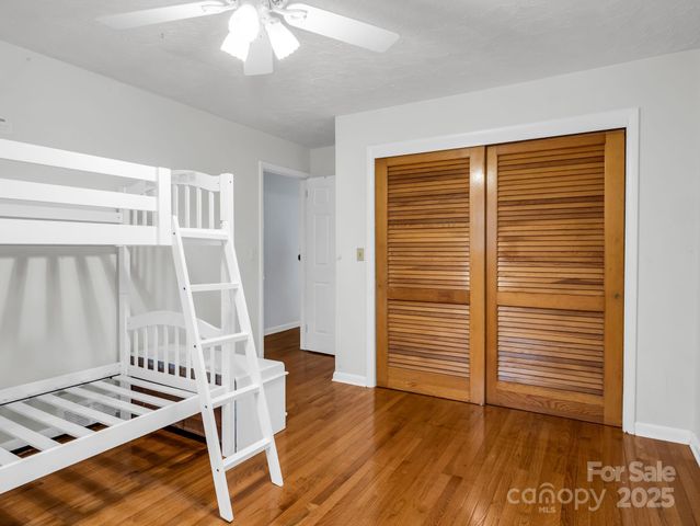 136 Old Tanglewood Trail, Hendersonville, NC 28739