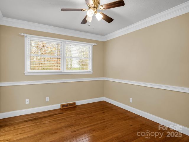 136 Old Tanglewood Trail, Hendersonville, NC 28739