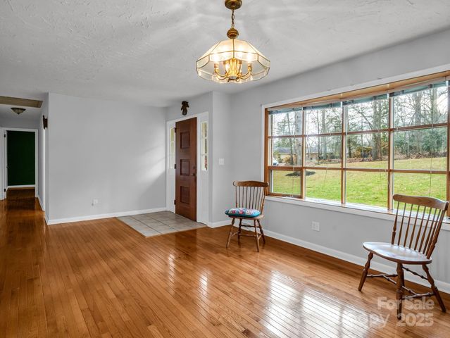 136 Old Tanglewood Trail, Hendersonville, NC 28739