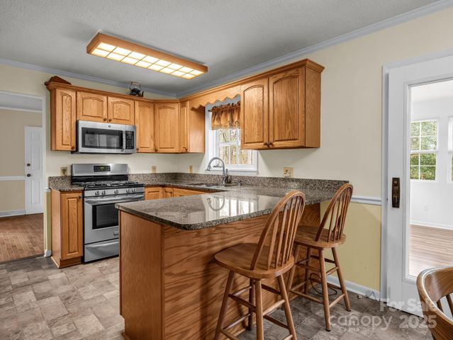 136 Old Tanglewood Trail, Hendersonville, NC 28739