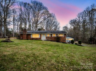 136 Old Tanglewood Trail, Hendersonville, NC 28739