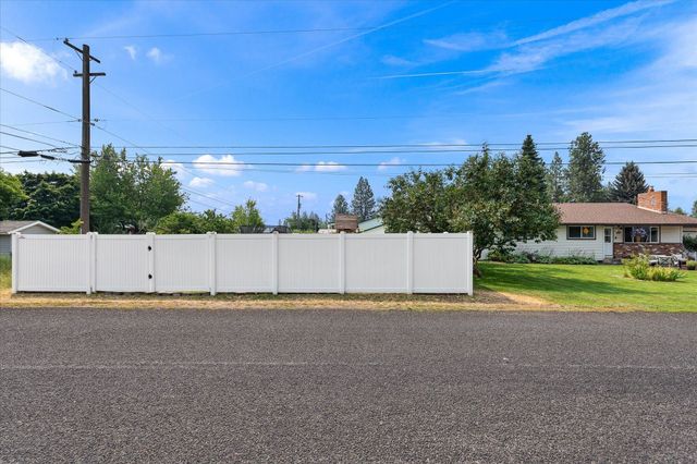 1002 E Percival St, Medical Lake, WA 99022