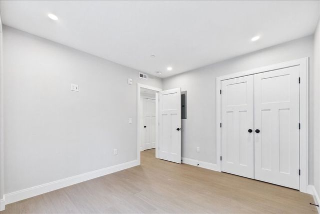 305 Chestnut Ave 3, Boston, MA 02130