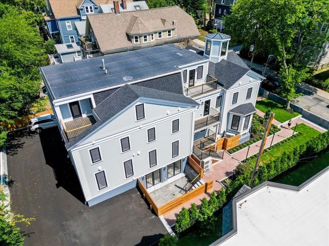 305 Chestnut Ave 3, Boston, MA 02130