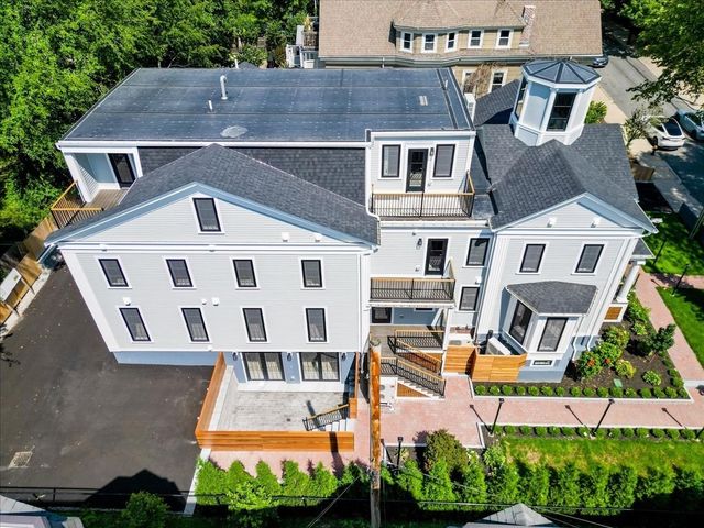 305 Chestnut Ave 3, Boston, MA 02130
