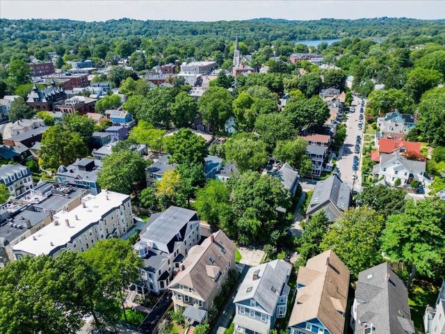 305 Chestnut Ave 3, Boston, MA 02130