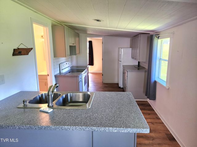 940 Opie Arnold Road, Limestone, TN 37681