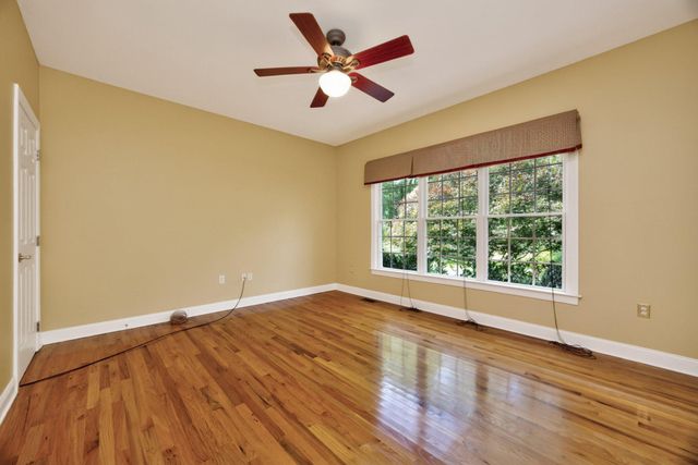 1084 KAOLIN RD, Kennett Square, PA 19348