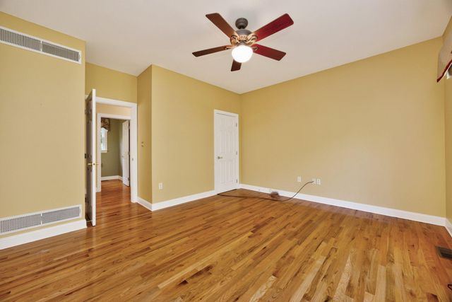 1084 KAOLIN RD, Kennett Square, PA 19348