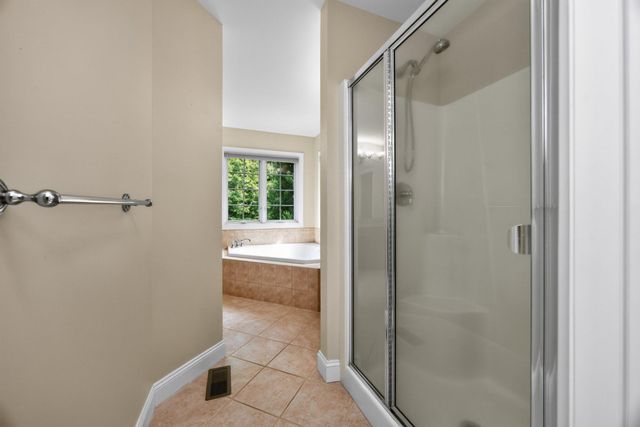 1084 KAOLIN RD, Kennett Square, PA 19348