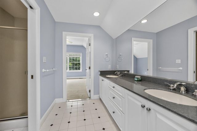 1084 KAOLIN RD, Kennett Square, PA 19348